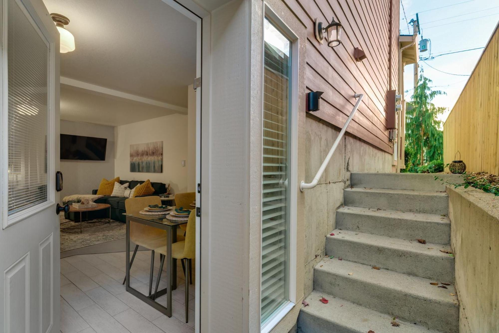 Bright & Cozy Modern Studio, Fast Wifi, Quiet, Walkable To Of